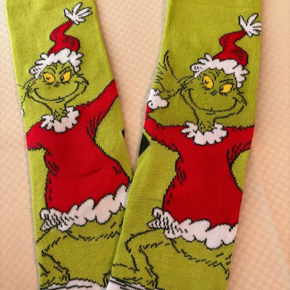 Grinch Christmas Socks - Green and Red Men’s/Adult NWOT - Picture 2 of 7